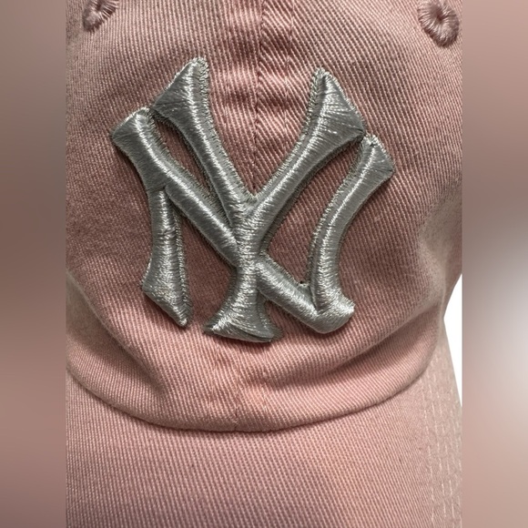 American Needle New York Yankees Hat in Pink One Se - Picture 2 of 13